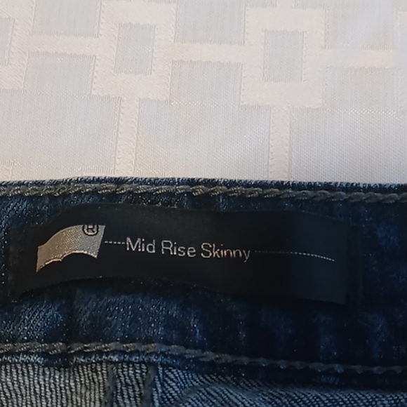 Women's Levi Strauss ladies Jeans. Size 8M. - Picture 3 of 8